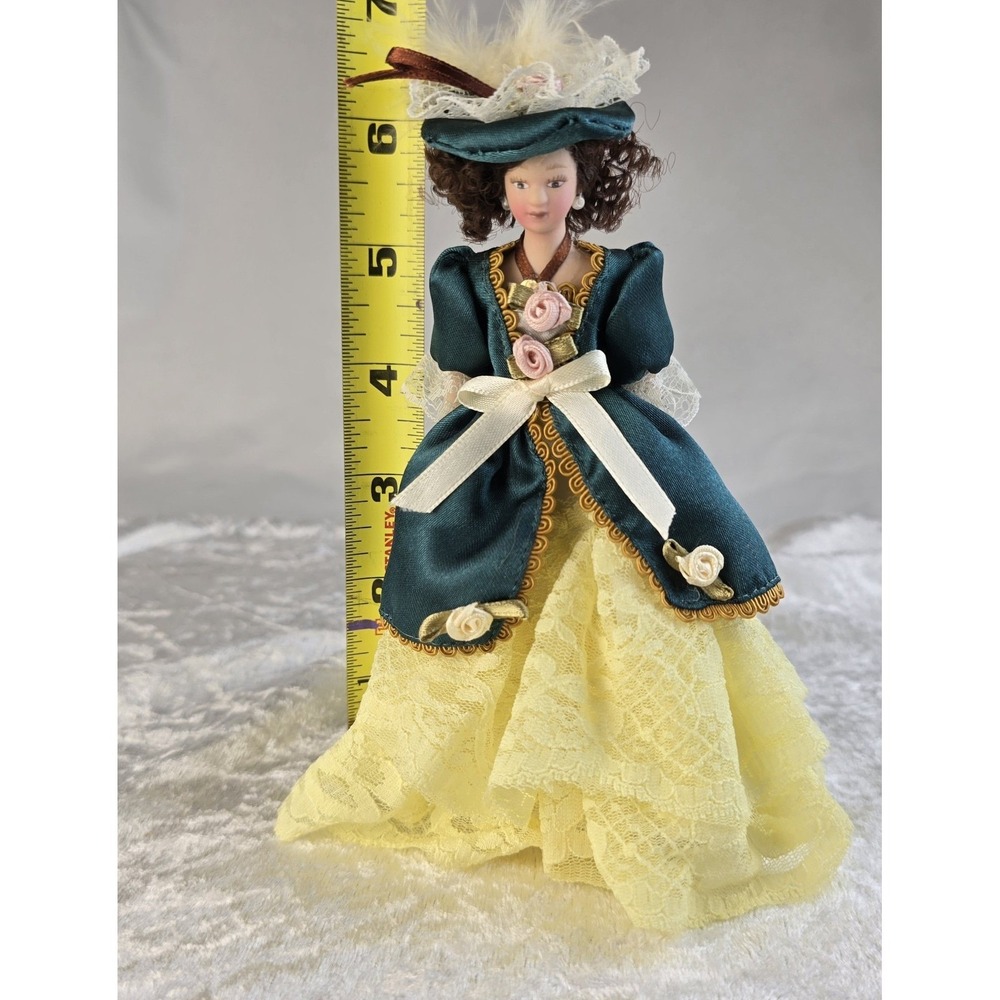 1:12 Dollhouse Victorian Lady Porcelain Doll Miniature Dressed Woman 6" Figure - Picture 8 of 11